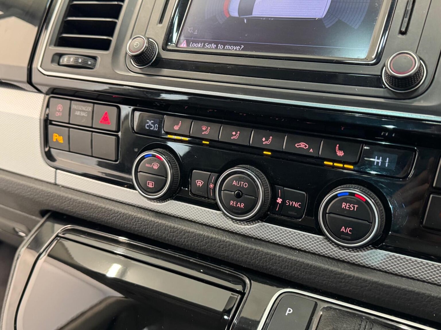 Used Volkswagen Caravelle 2016 for sale - 77063505: Photo 29