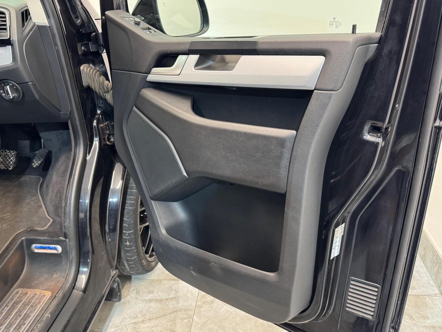 Used Volkswagen Caravelle 2016 for sale - 77063505: Photo 42