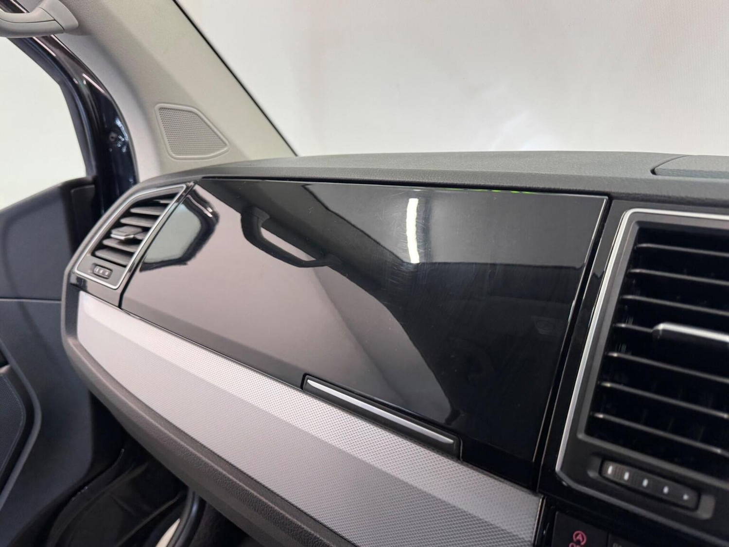 Used Volkswagen Caravelle 2016 for sale - 77063505: Photo 45