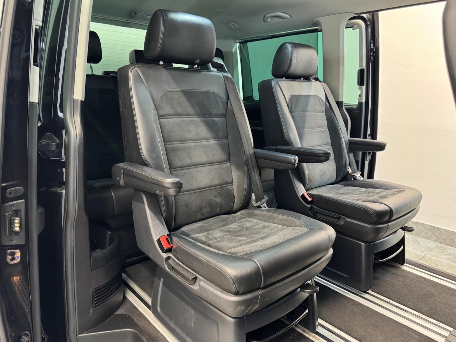 Used Volkswagen Caravelle 2016 for sale - 77063505: Photo 48