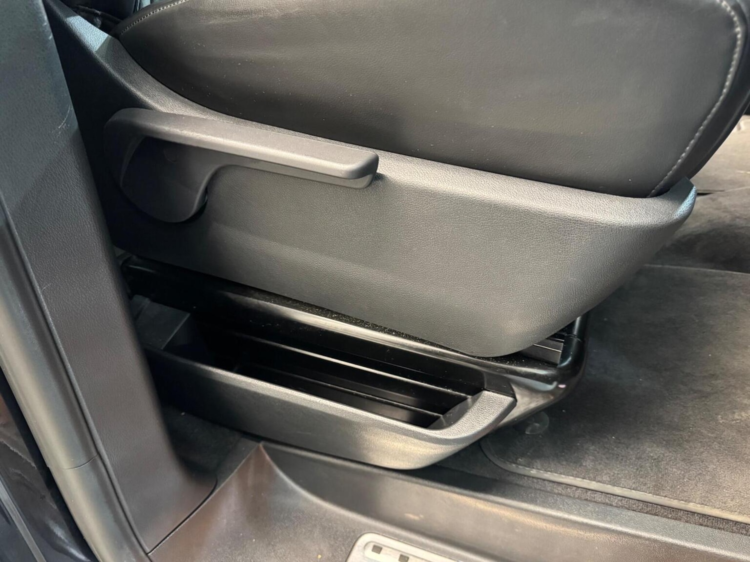 Used Volkswagen Caravelle 2016 for sale - 77063505: Photo 65