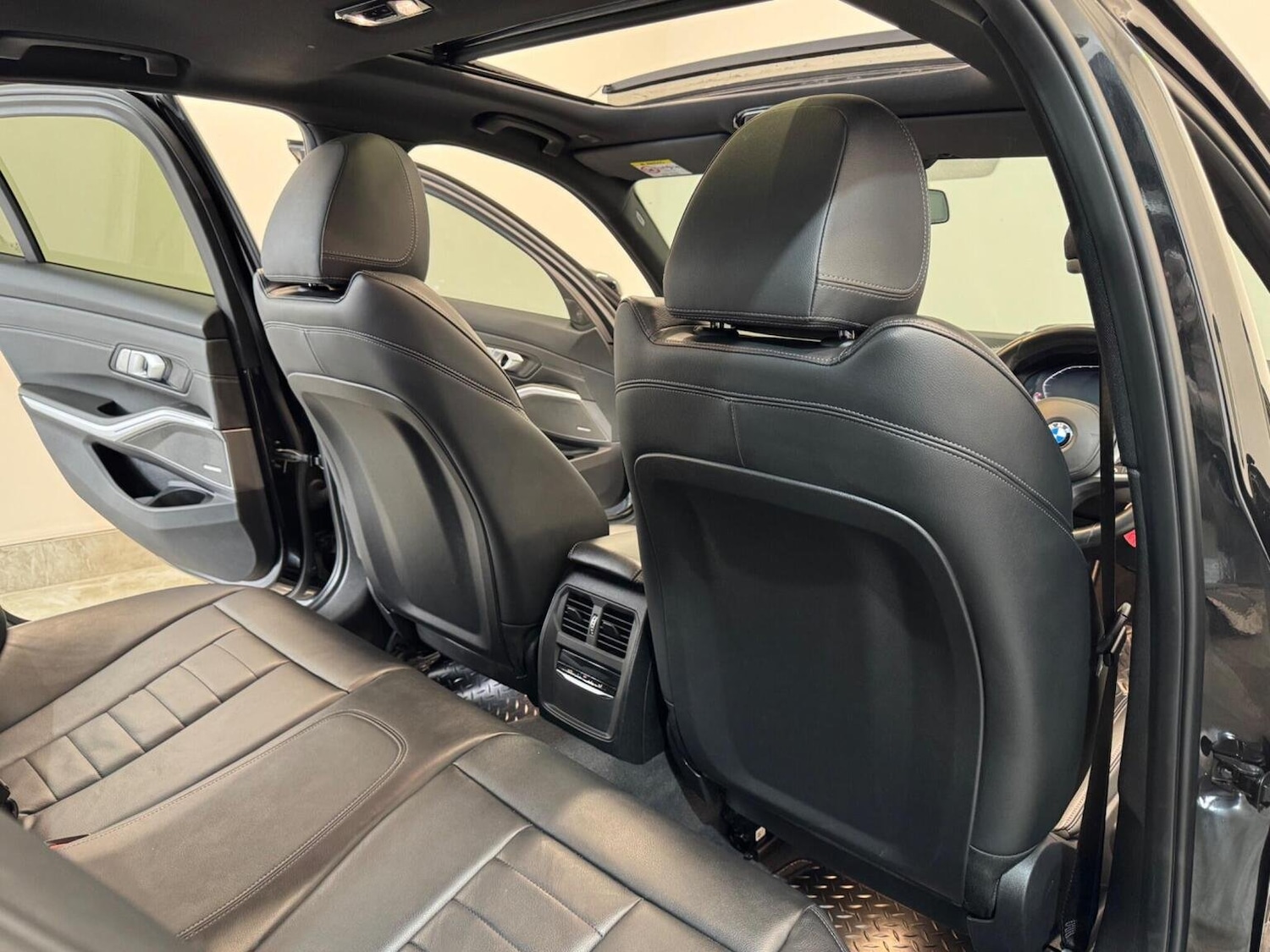 Used BMW 3 Series 2019 for sale - 77063504: Photo 56