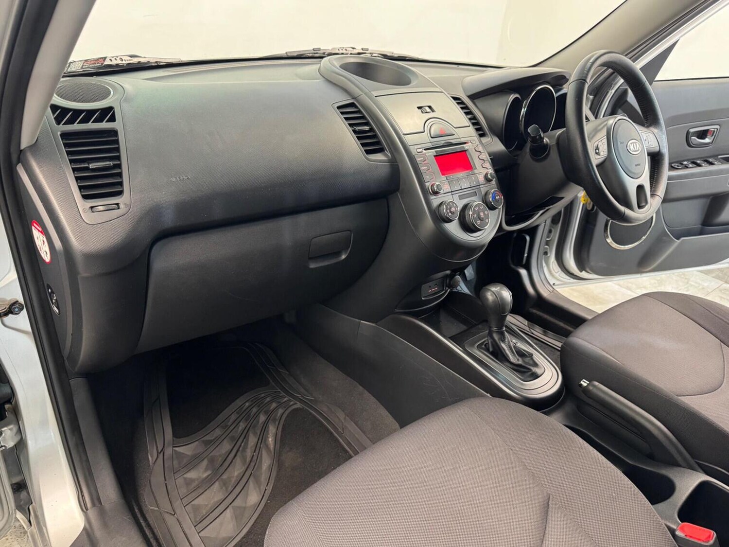 Used Kia Soul 2010 for sale - 77616345: Photo 18