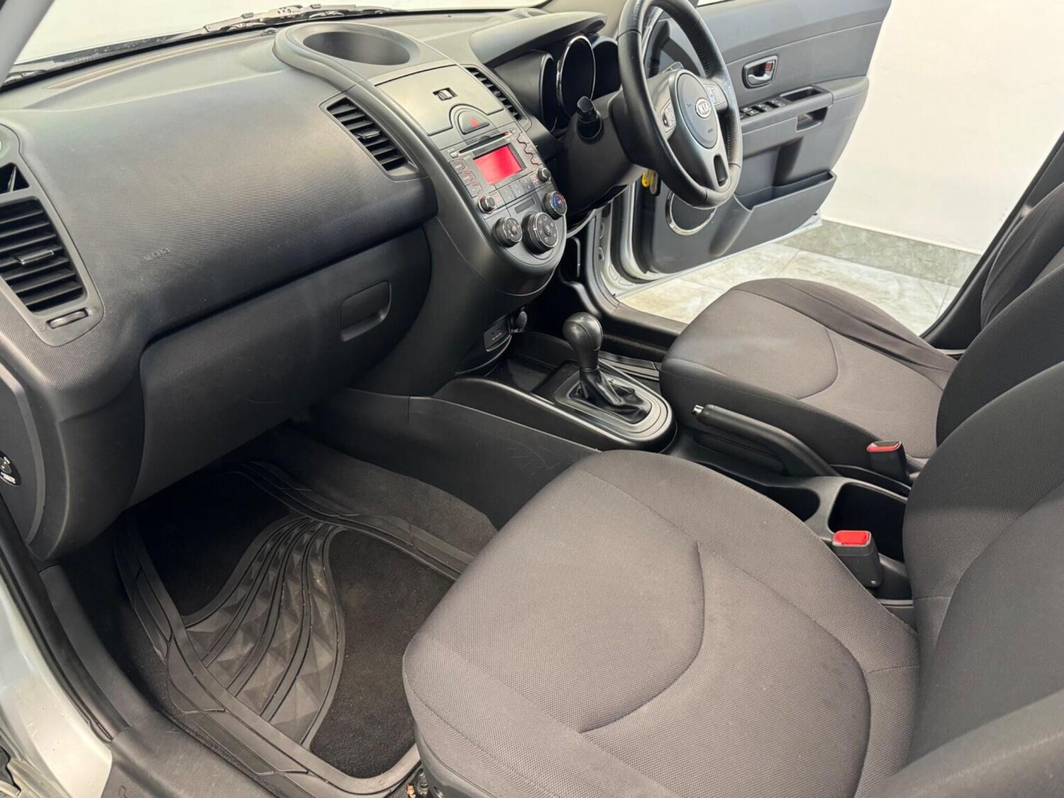 Used Kia Soul 2010 for sale - 77616345: Photo 30