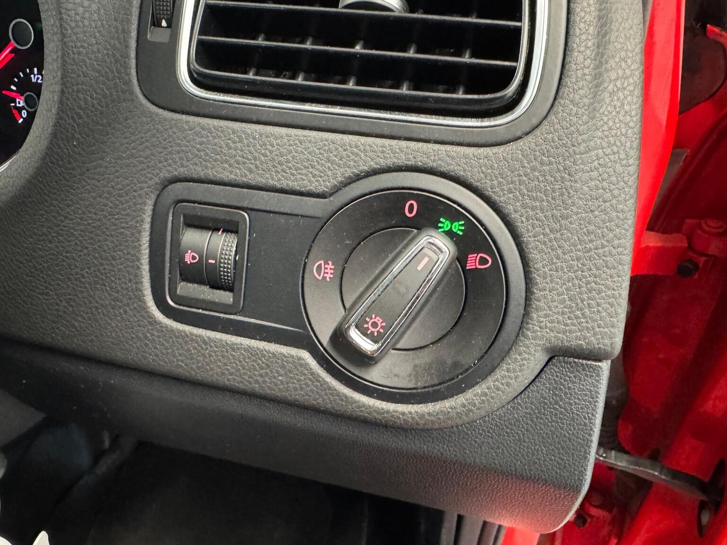 Used Volkswagen Polo 2015 for sale - 78162179: Photo 16