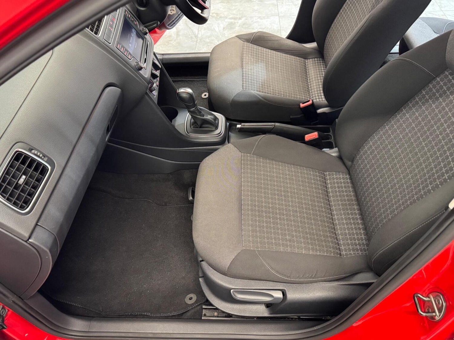 Used Volkswagen Polo 2015 for sale - 78162179: Photo 27