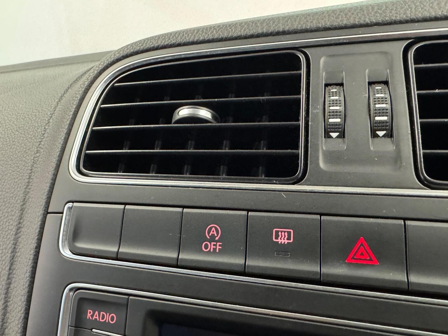 Used Volkswagen Polo 2015 for sale - 78162179: Photo 33