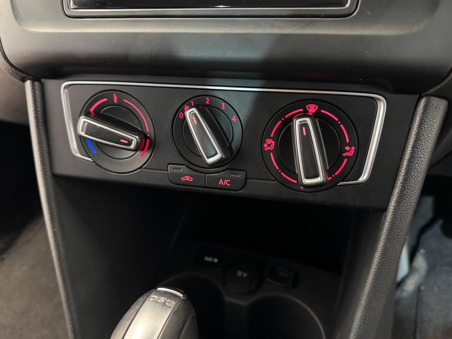 Used Volkswagen Polo 2015 for sale - 78162179: Photo 35