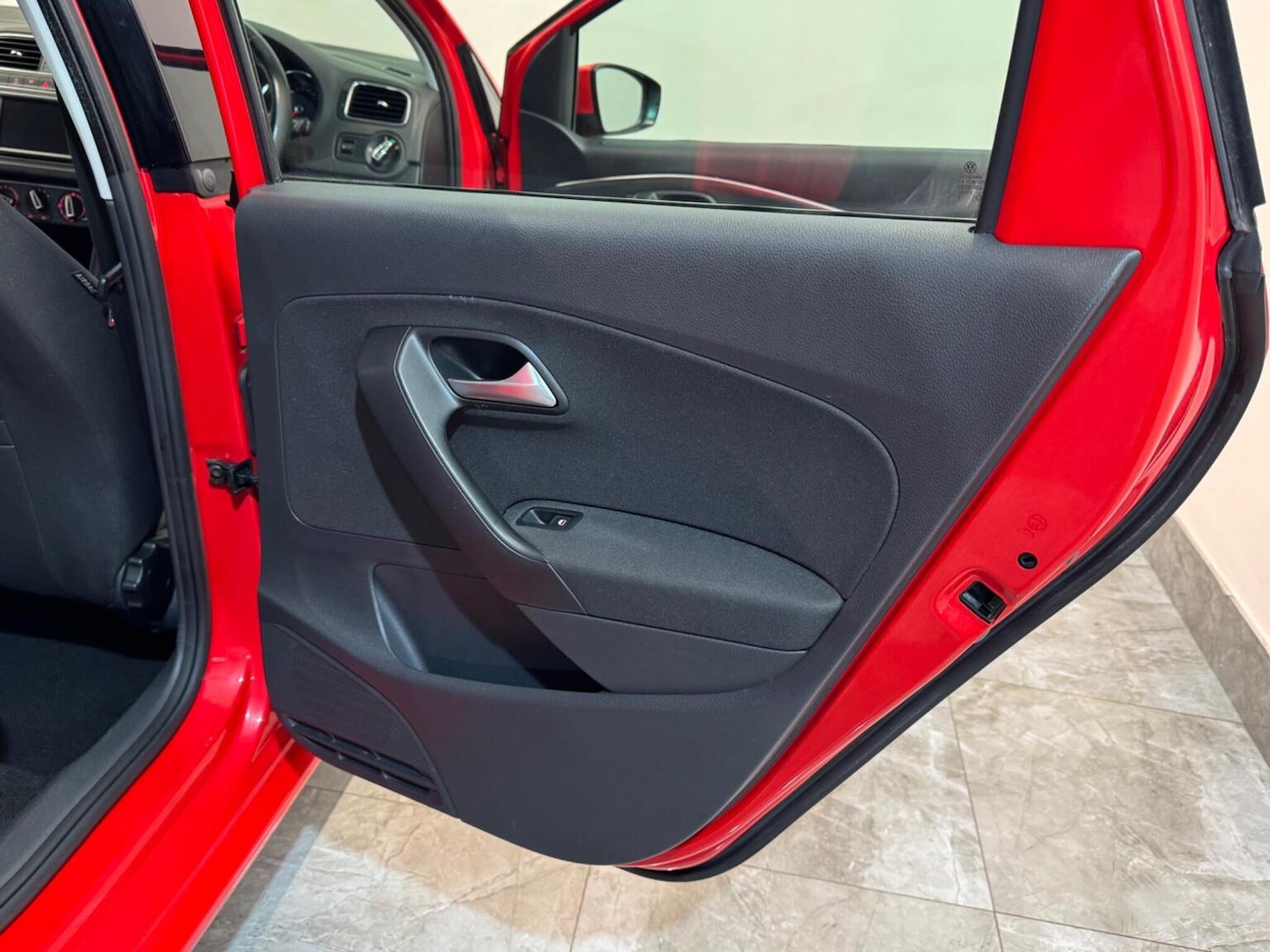 Used Volkswagen Polo 2015 for sale - 78162179: Photo 51