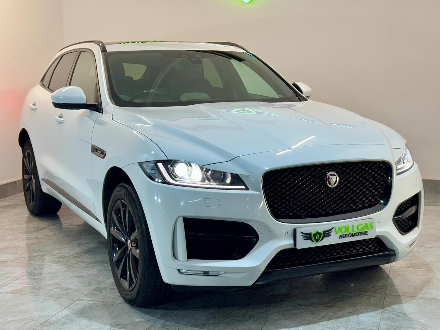 Used Jaguar F-Pace 2017 for sale - 77398391: Photo 13