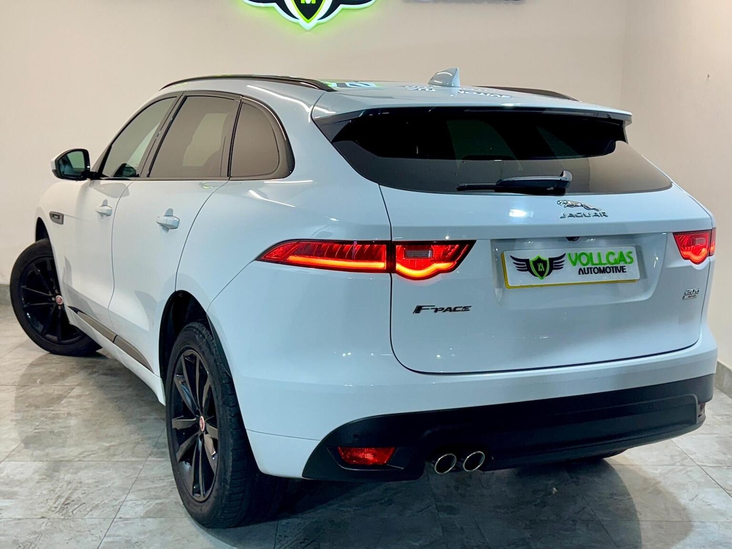 Used Jaguar F-Pace 2017 for sale - 77398391: Photo 16