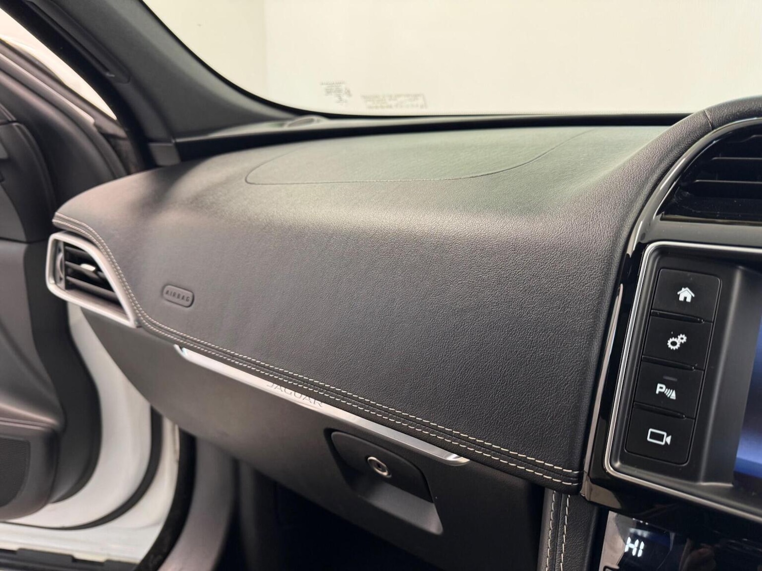 Used Jaguar F-Pace 2017 for sale - 77398391: Photo 29