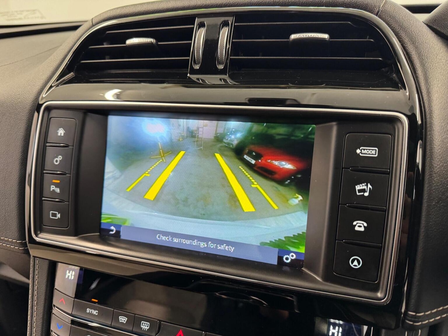 Used Jaguar F-Pace 2017 for sale - 77398391: Photo 30