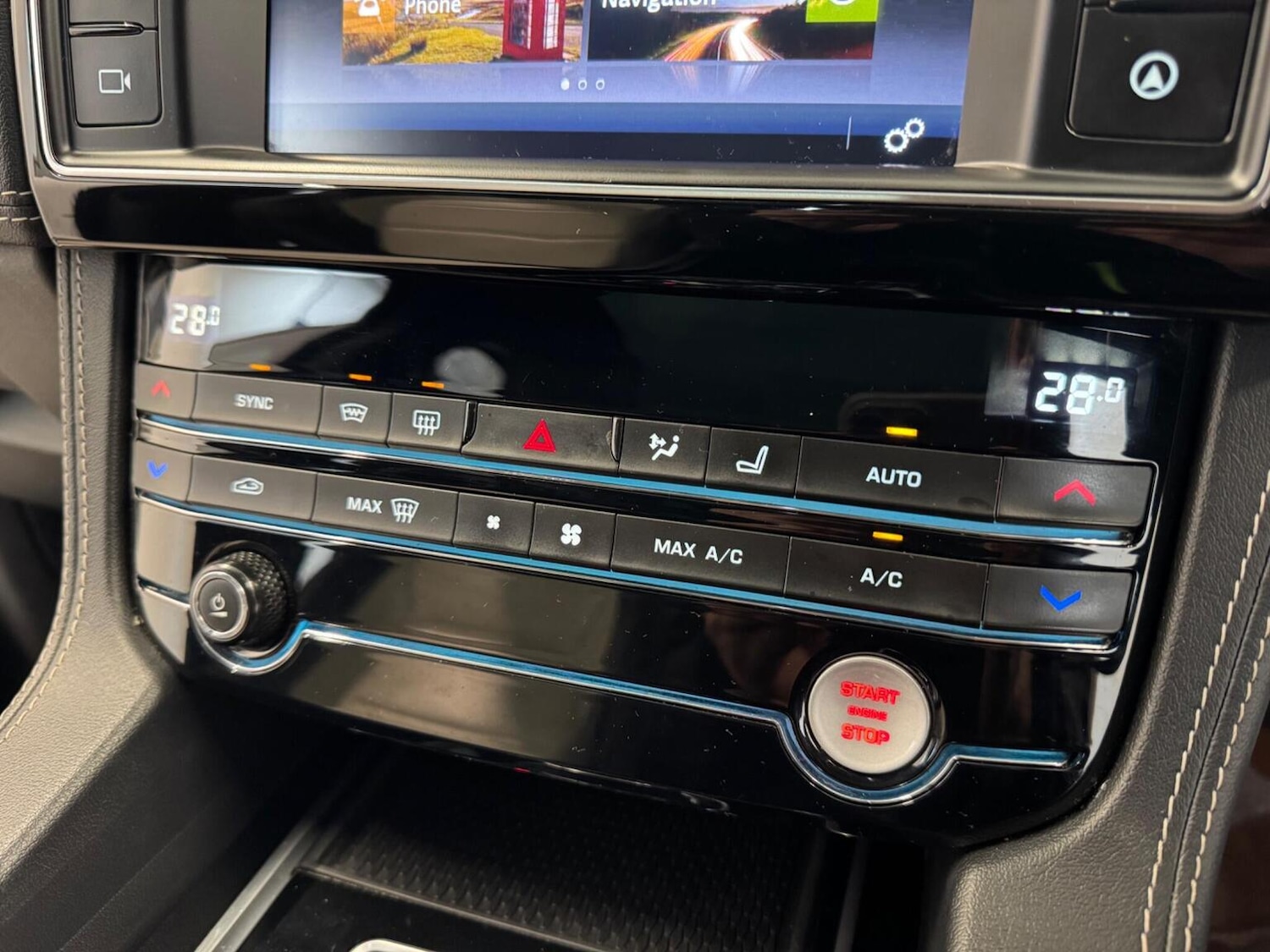 Used Jaguar F-Pace 2017 for sale - 77398391: Photo 36