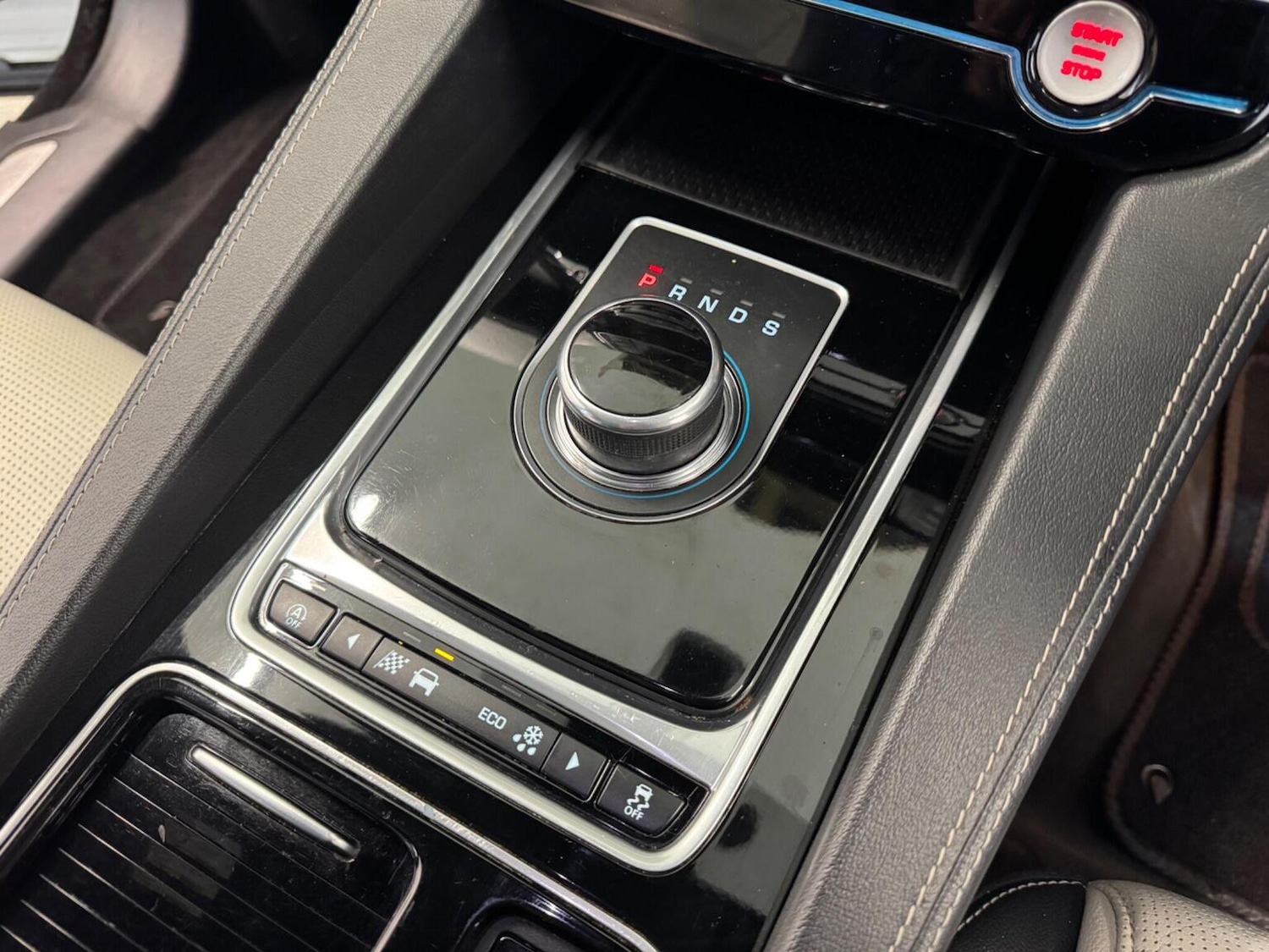 Used Jaguar F-Pace 2017 for sale - 77398391: Photo 37