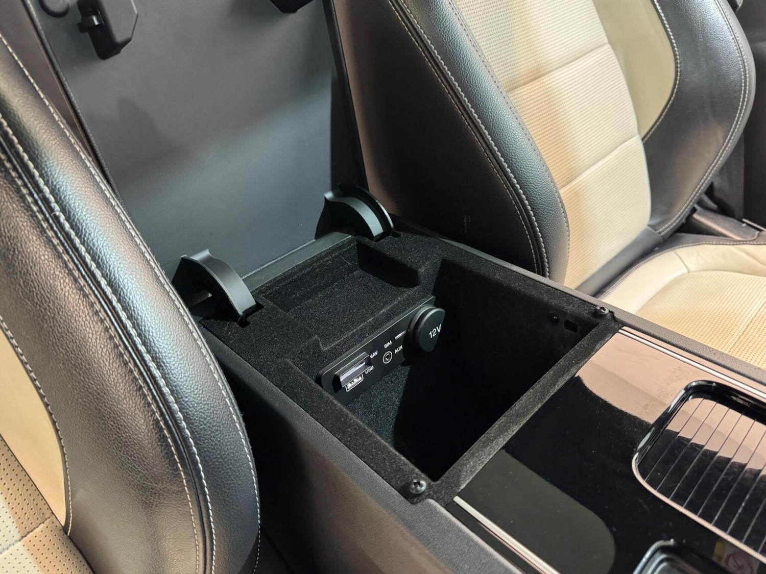 Used Jaguar F-Pace 2017 for sale - 77398391: Photo 42