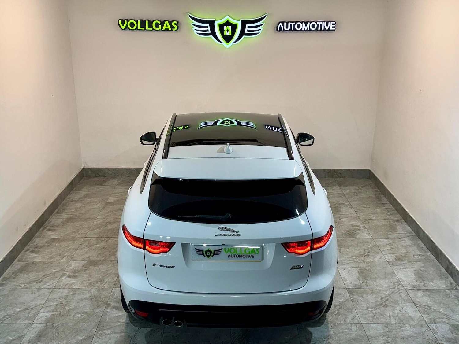 Used Jaguar F-Pace 2017 for sale - 77398391: Photo 5