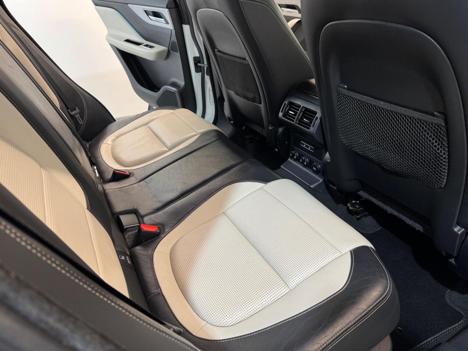 Used Jaguar F-Pace 2017 for sale - 77398391: Photo 61