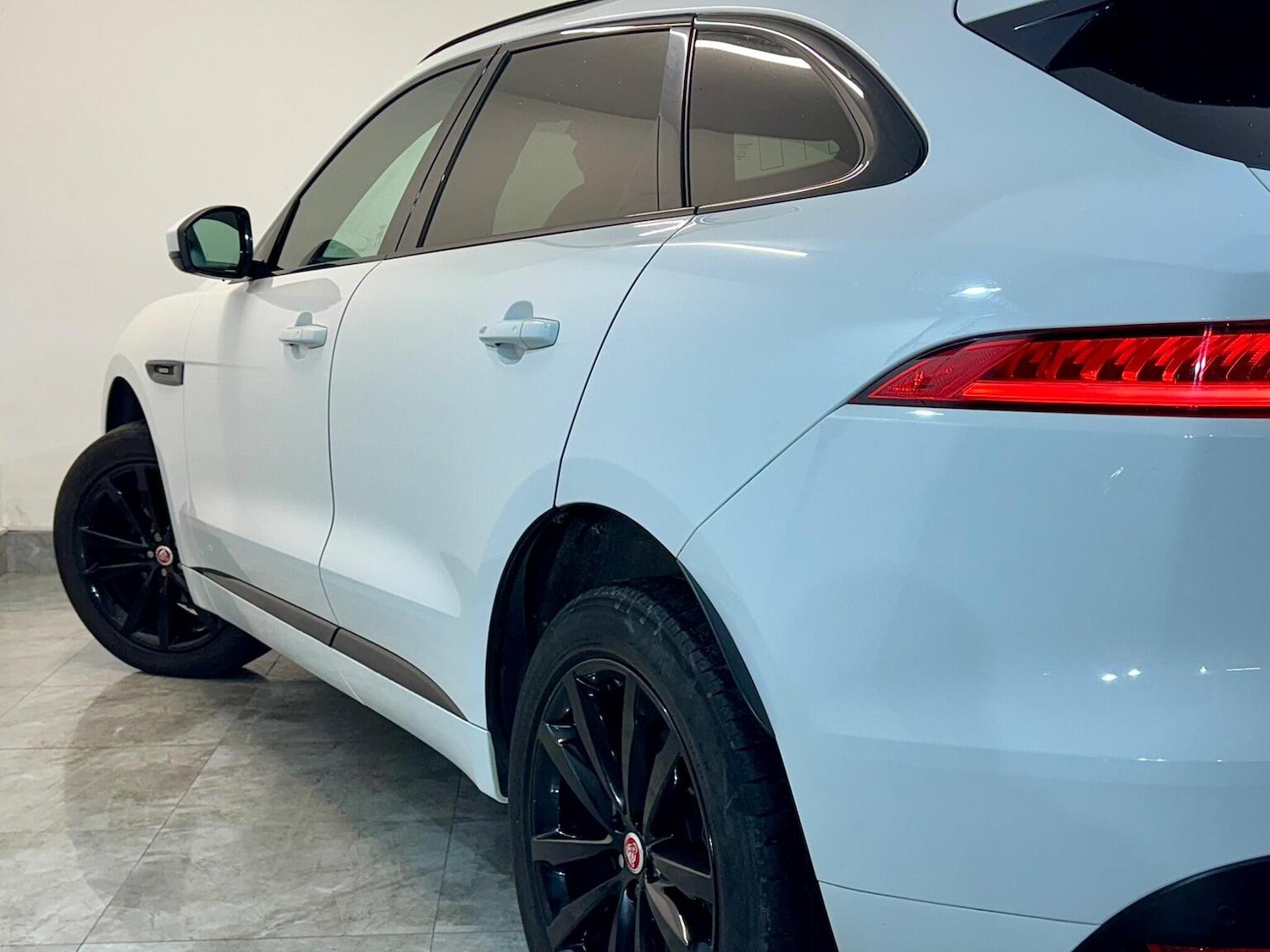 Used Jaguar F-Pace 2017 for sale - 77398391: Photo 66