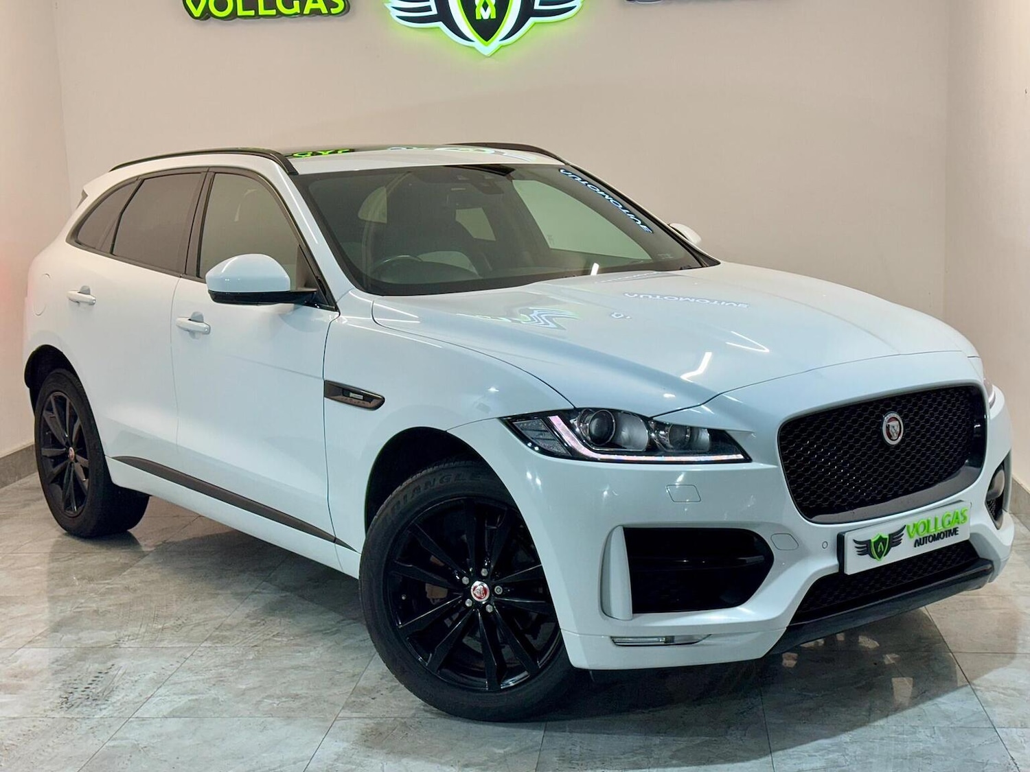 Used Jaguar F-Pace 2017 for sale - 77398391: Photo 69
