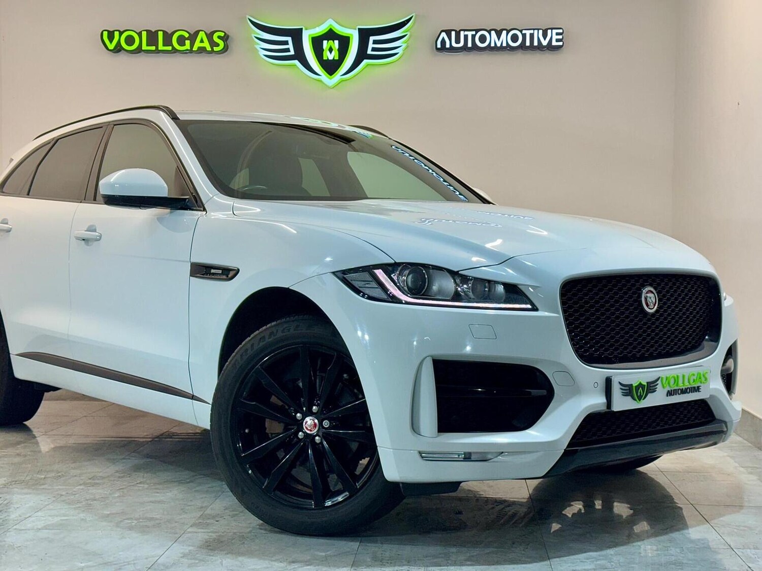 Used Jaguar F-Pace 2017 for sale - 77398391: Photo 70