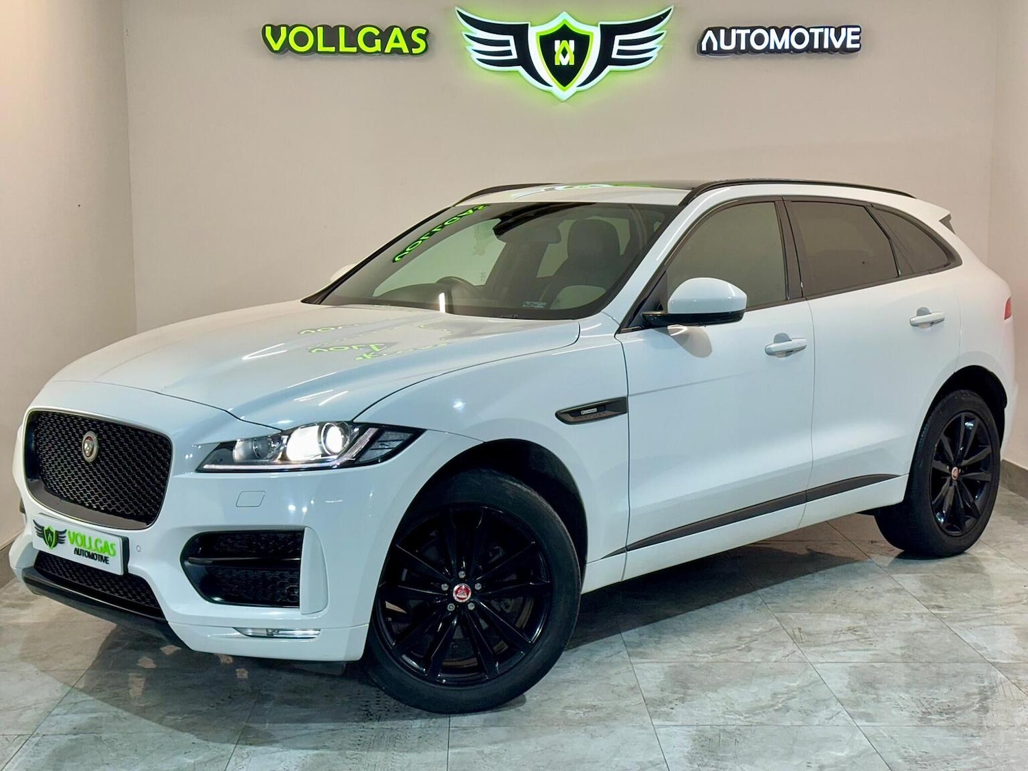 Used Jaguar F-Pace 2017 for sale - 77398391: Photo 8