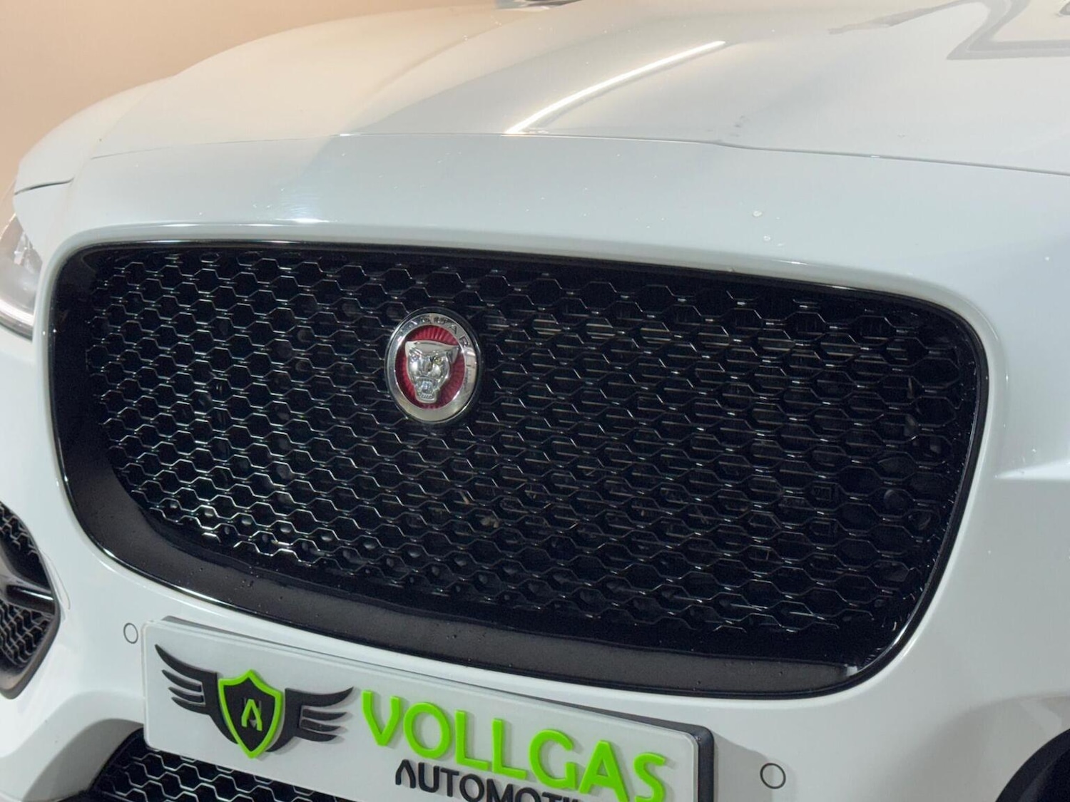 Used Jaguar F-Pace 2017 for sale - 77398391: Photo 96