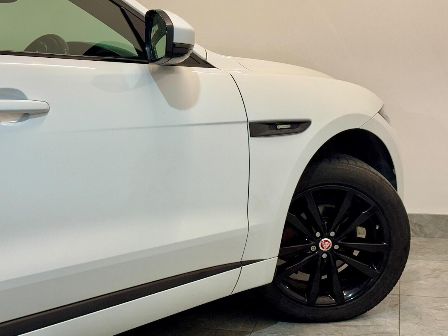 Used Jaguar F-Pace 2017 for sale - 77398391: Photo 97