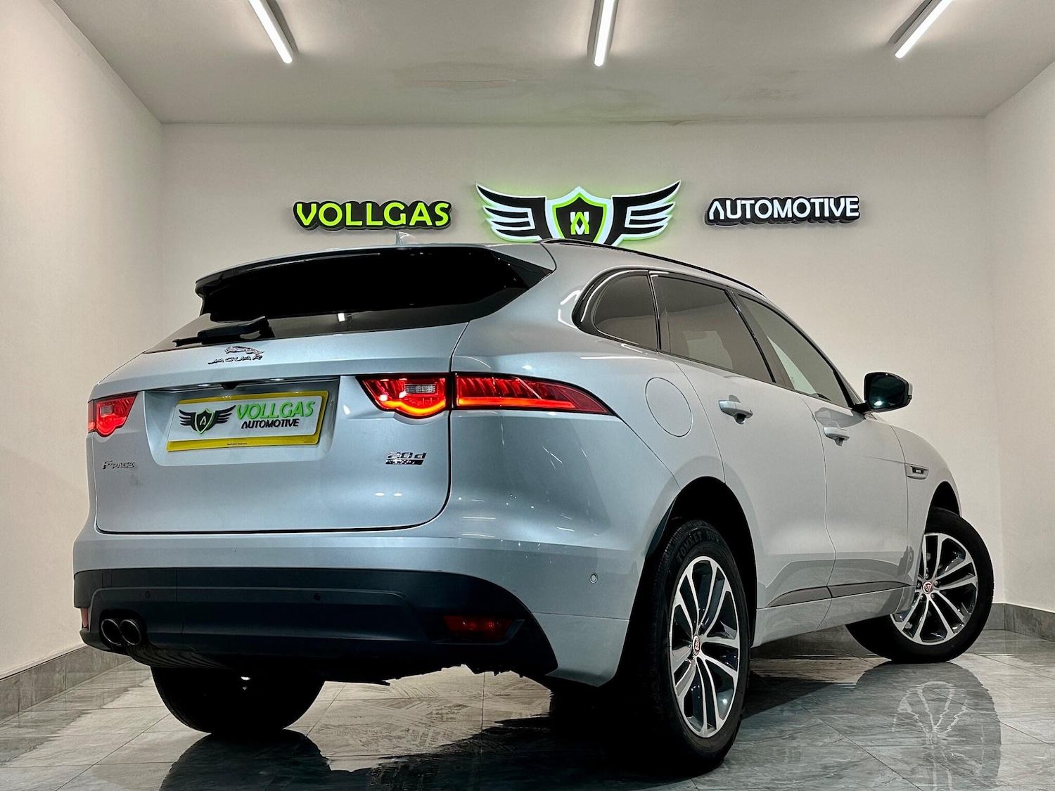 Used Jaguar F-Pace 2017 for sale - 76408463: Photo 10