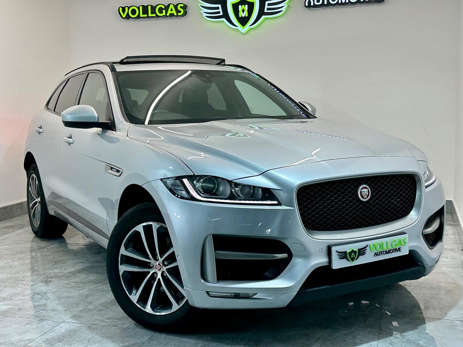 Used Jaguar F-Pace 2017 for sale - 76408463: Photo 13