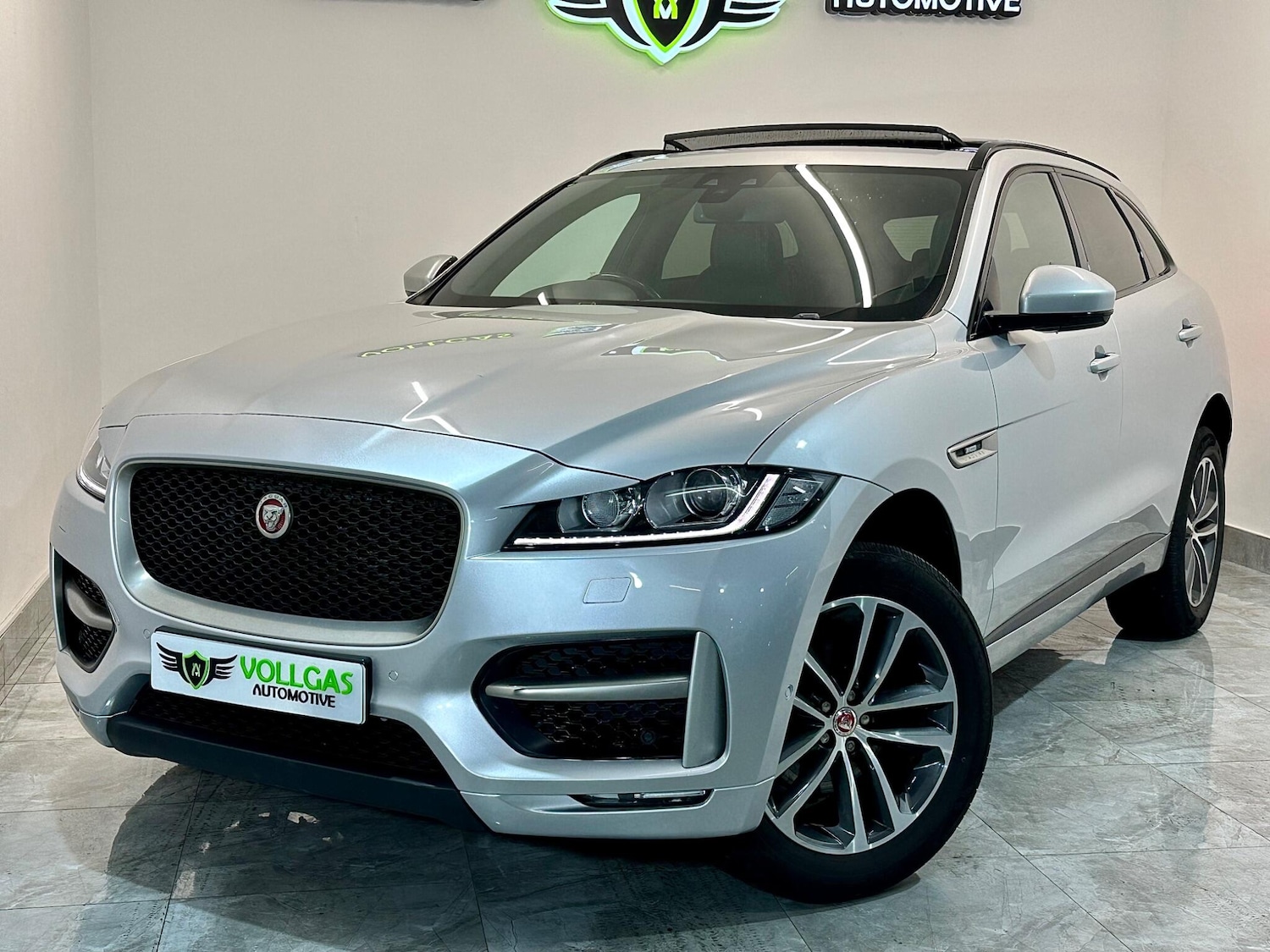 Used Jaguar F-Pace 2017 for sale - 76408463: Photo 15