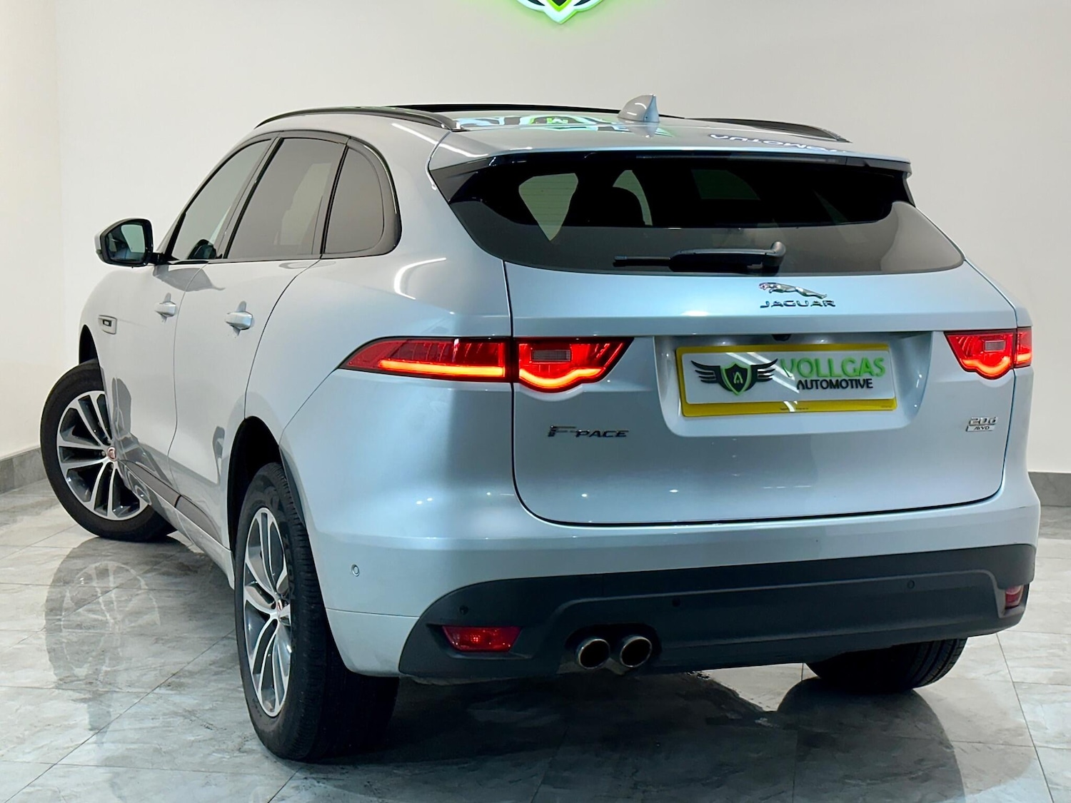 Used Jaguar F-Pace 2017 for sale - 76408463: Photo 16