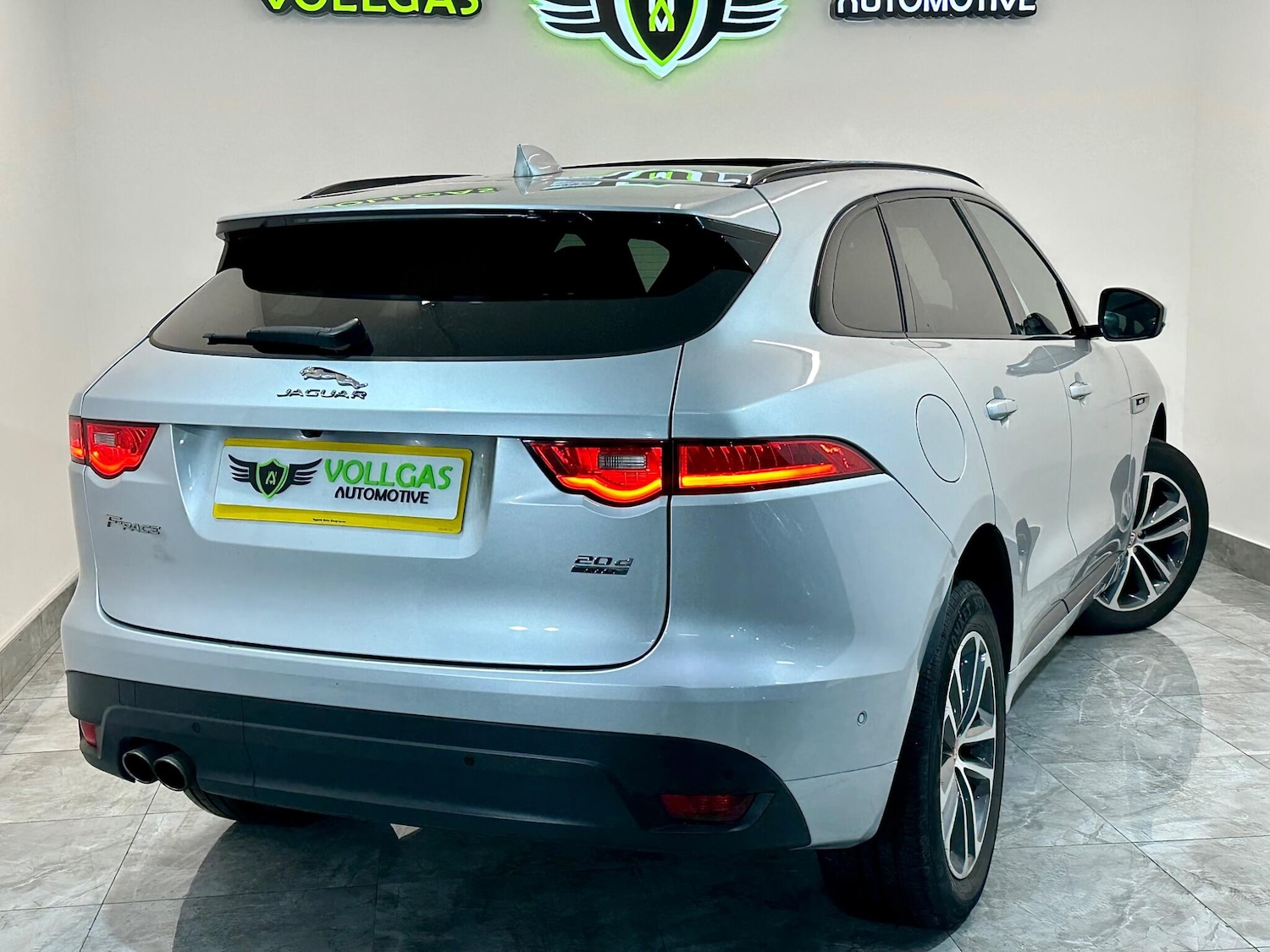 Used Jaguar F-Pace 2017 for sale - 76408463: Photo 18