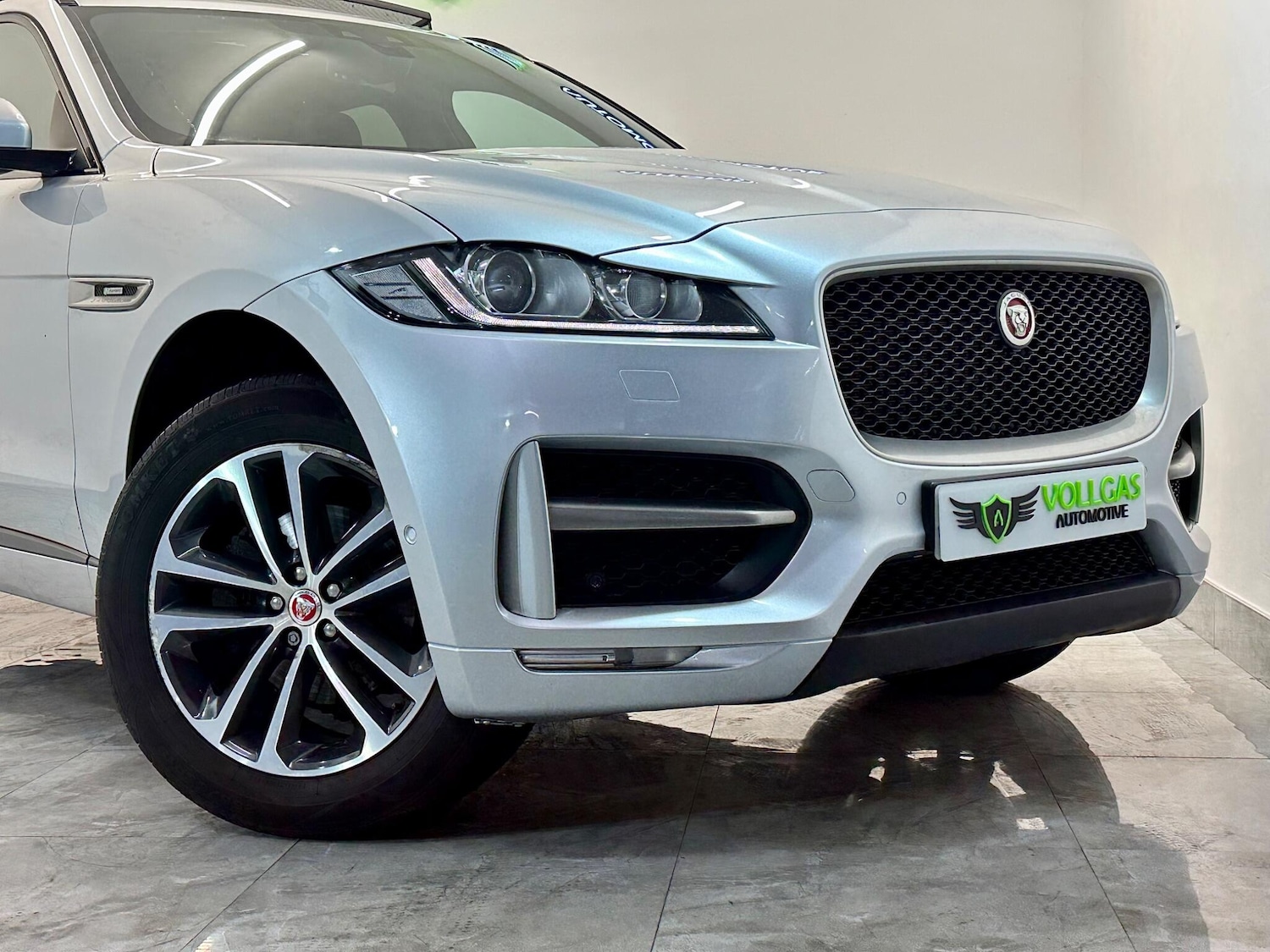 Used Jaguar F-Pace 2017 for sale - 76408463: Photo 55