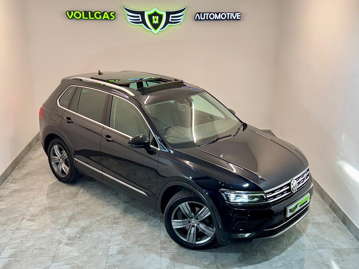 Used Volkswagen Tiguan for sale - 76727472: Photo 1