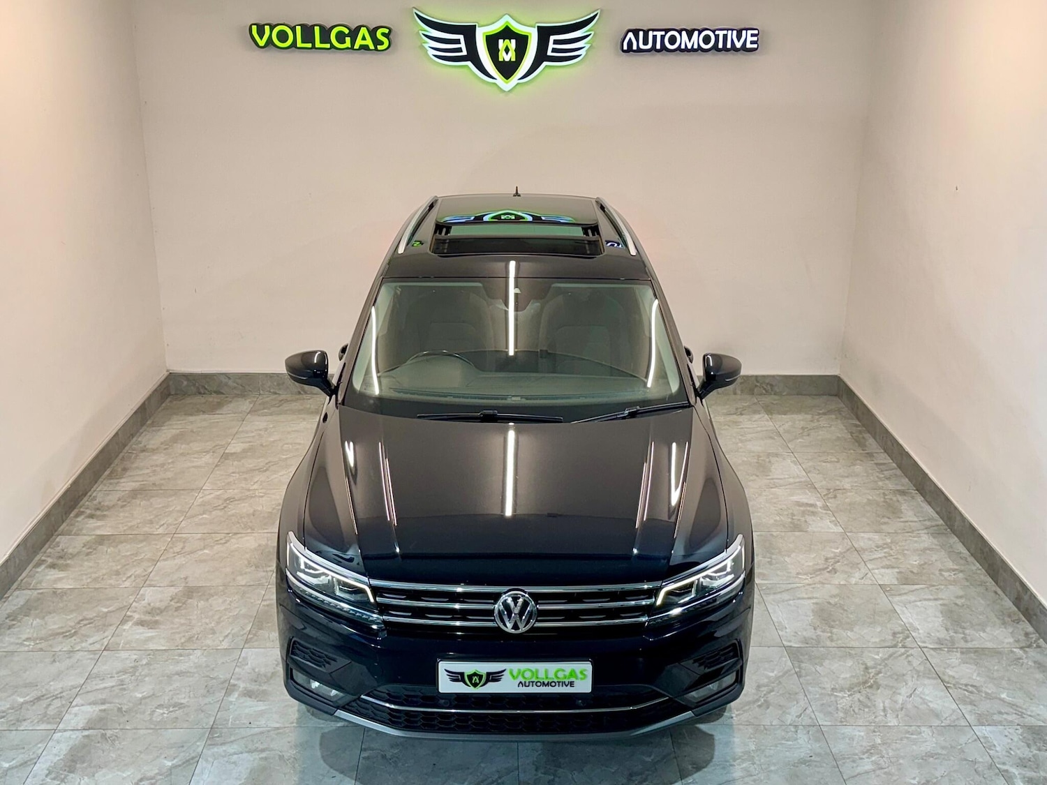 Used Volkswagen Tiguan for sale - 76727472: Photo 2