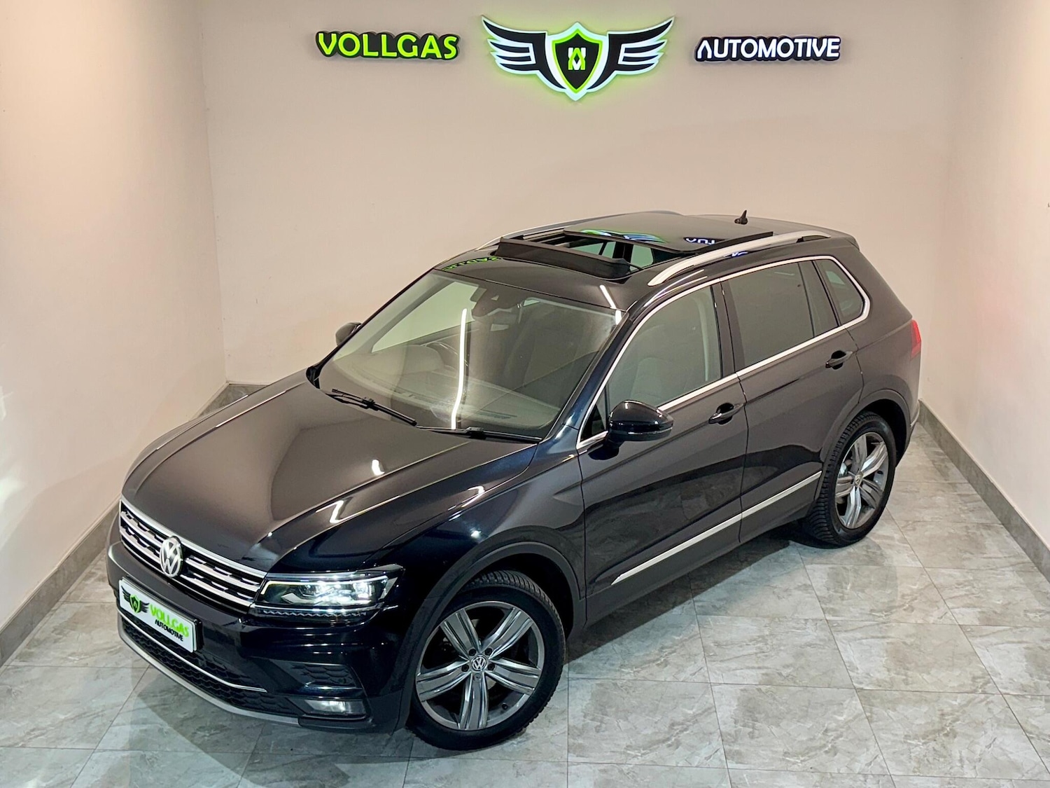 Used Volkswagen Tiguan for sale - 76727472: Photo 3