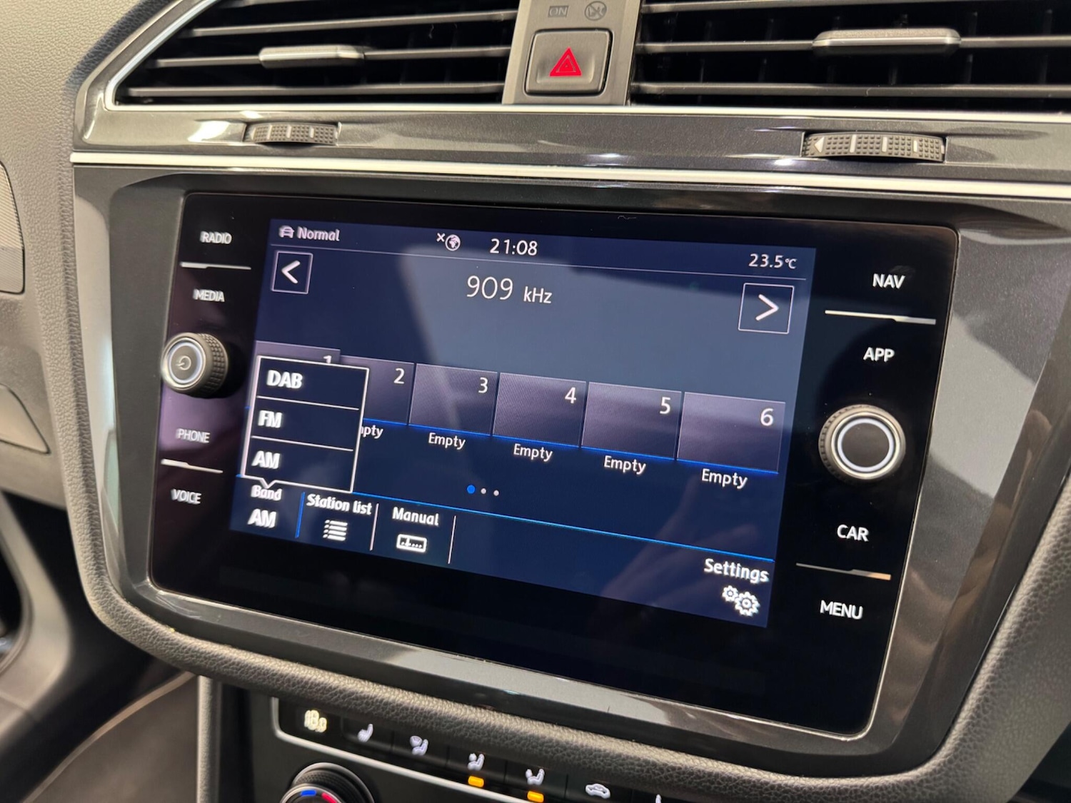 Used Volkswagen Tiguan for sale - 76727472: Photo 38