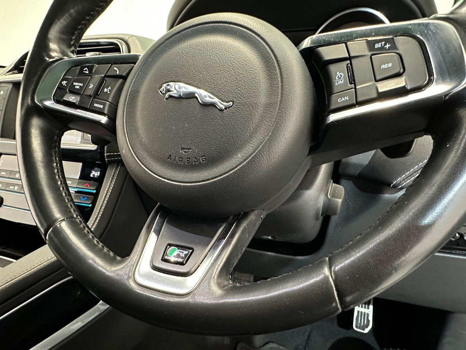 Used Jaguar F-Pace 2017 for sale - 77063502: Photo 23