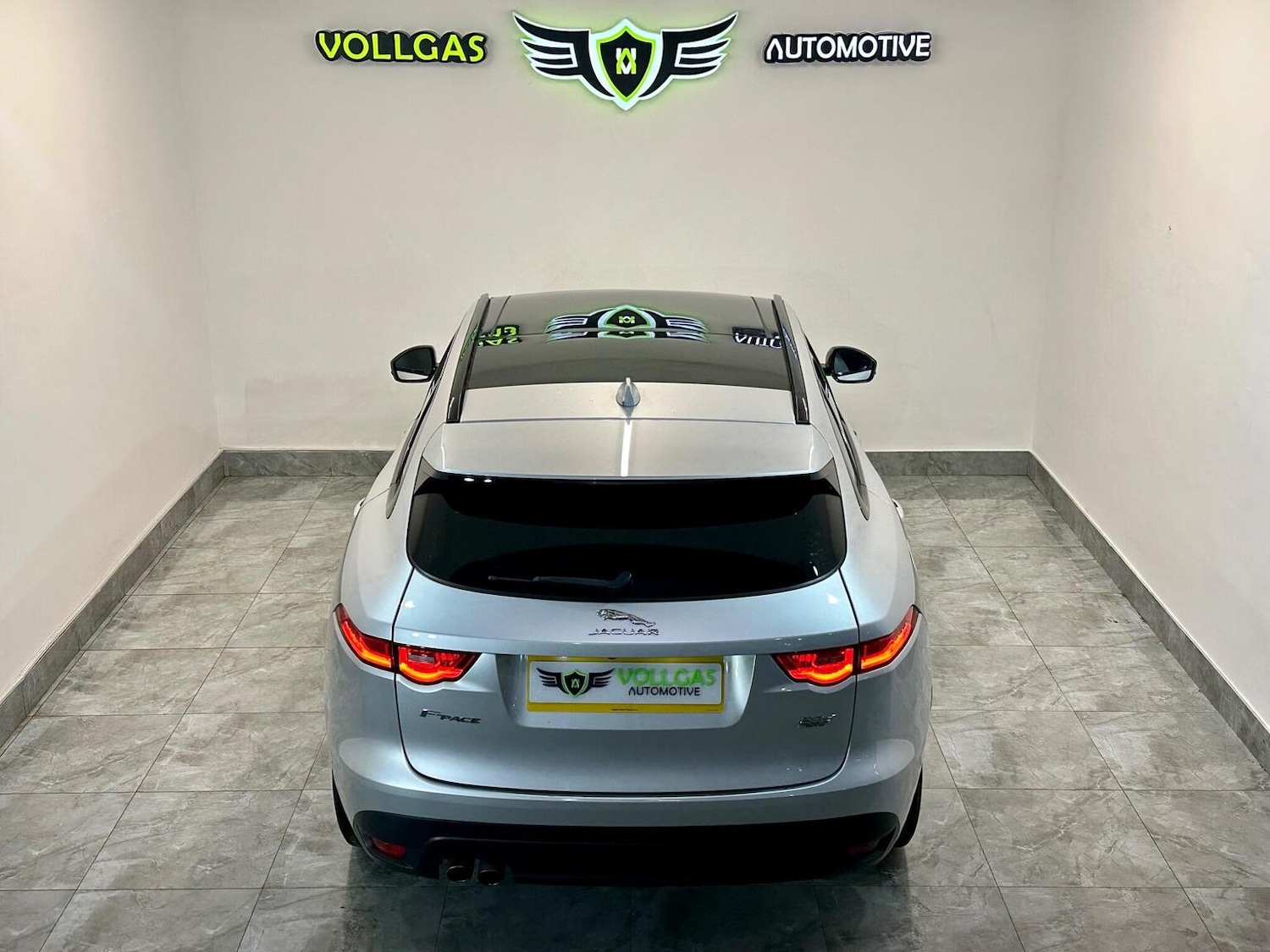 Used Jaguar F-Pace 2017 for sale - 77063502: Photo 5