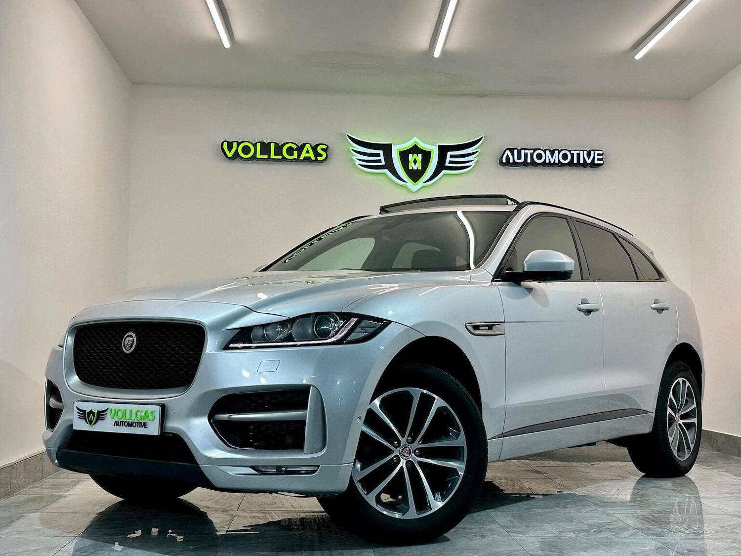 Used Jaguar F-Pace 2017 for sale - 77063502: Photo 8
