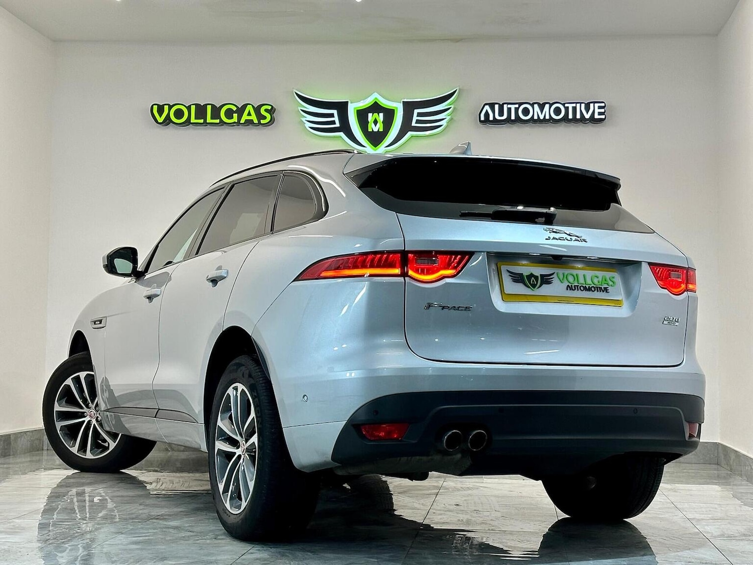 Used Jaguar F-Pace 2017 for sale - 77063502: Photo 9