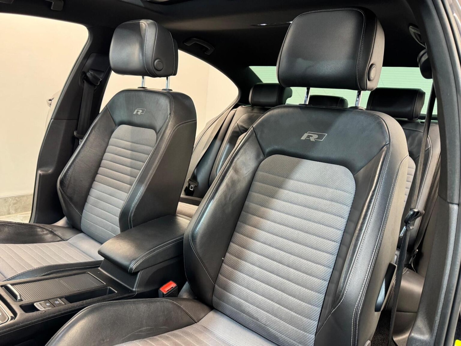 Used Volkswagen Passat 2017 for sale - 77063499: Photo 24