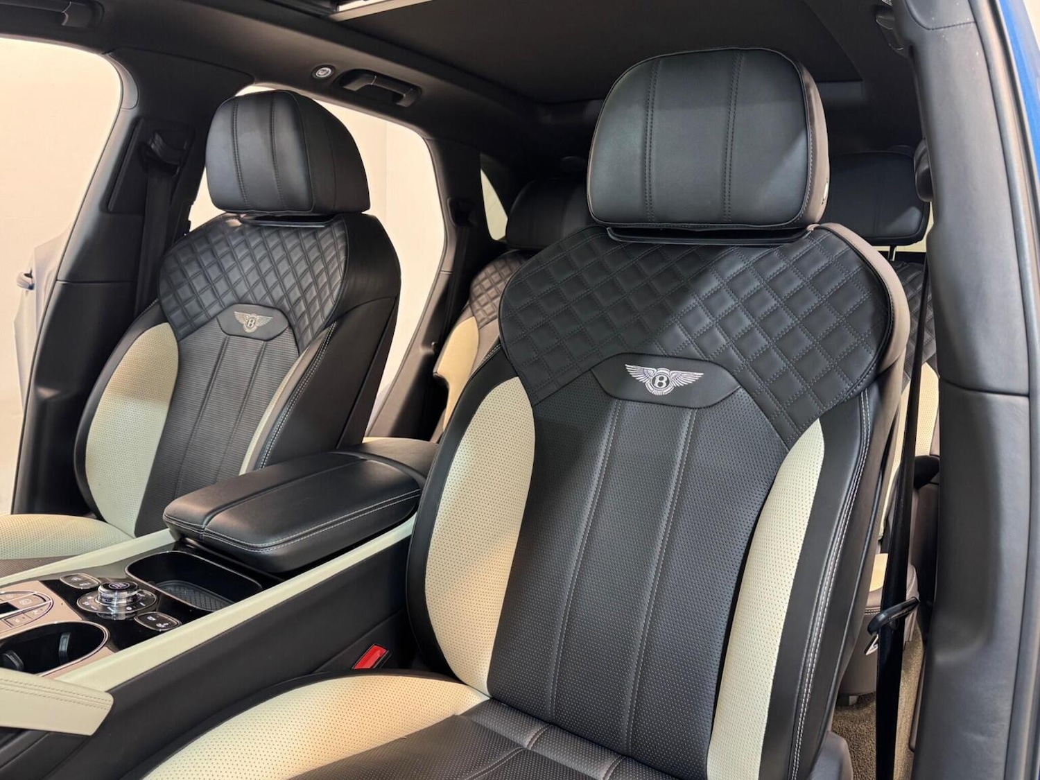 Used Bentley Bentayga 2021 for sale - 77759026: Photo 32