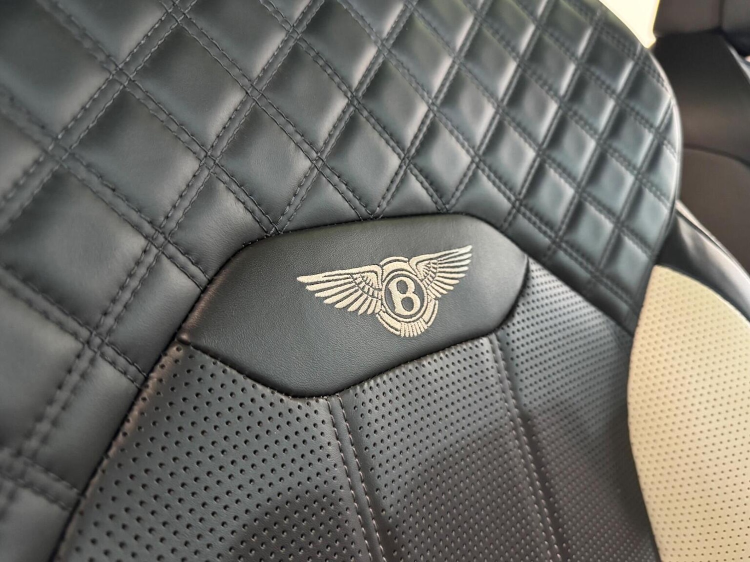 Used Bentley Bentayga 2021 for sale - 77759026: Photo 33