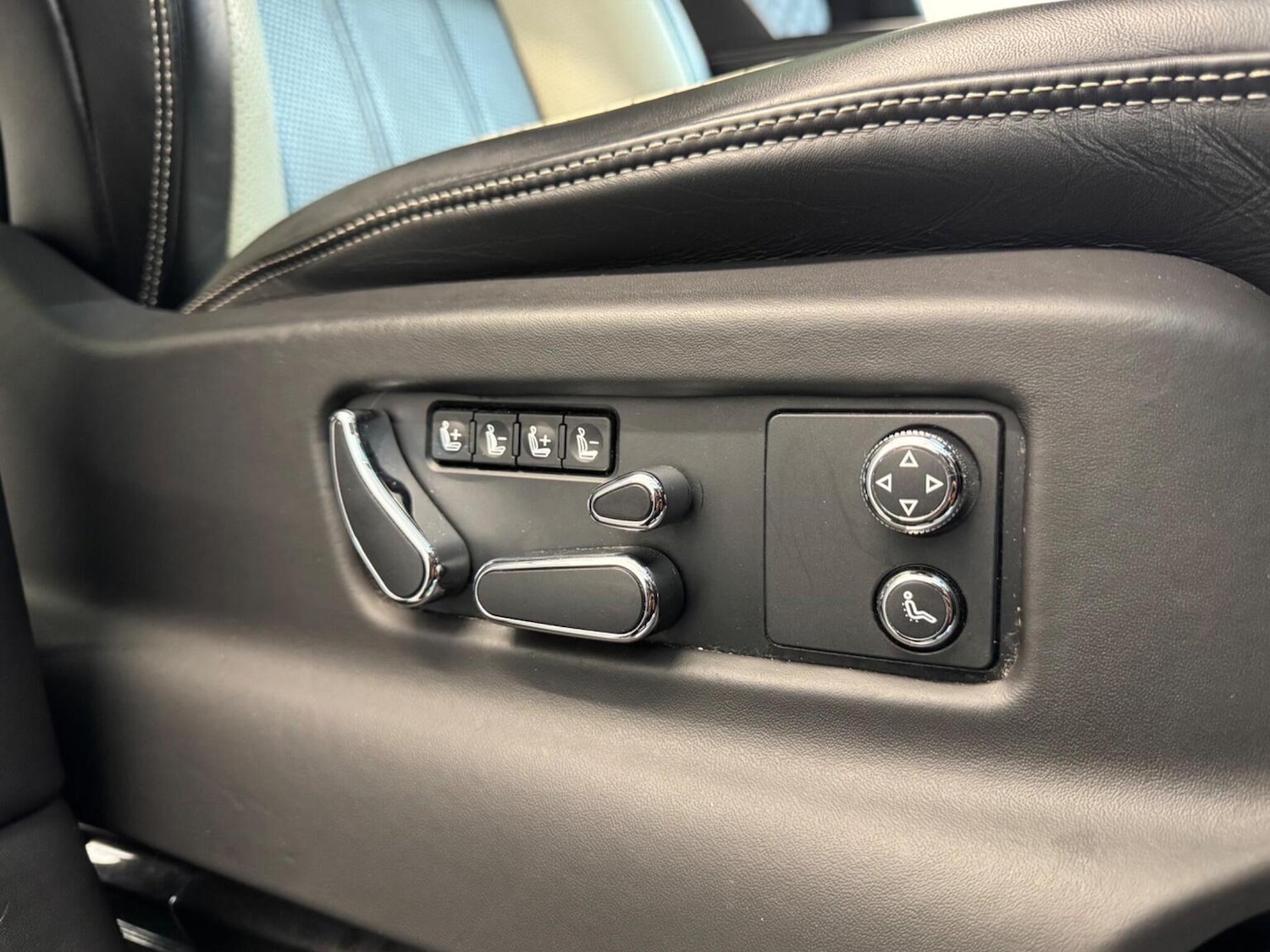 Used Bentley Bentayga 2021 for sale - 77759026: Photo 38