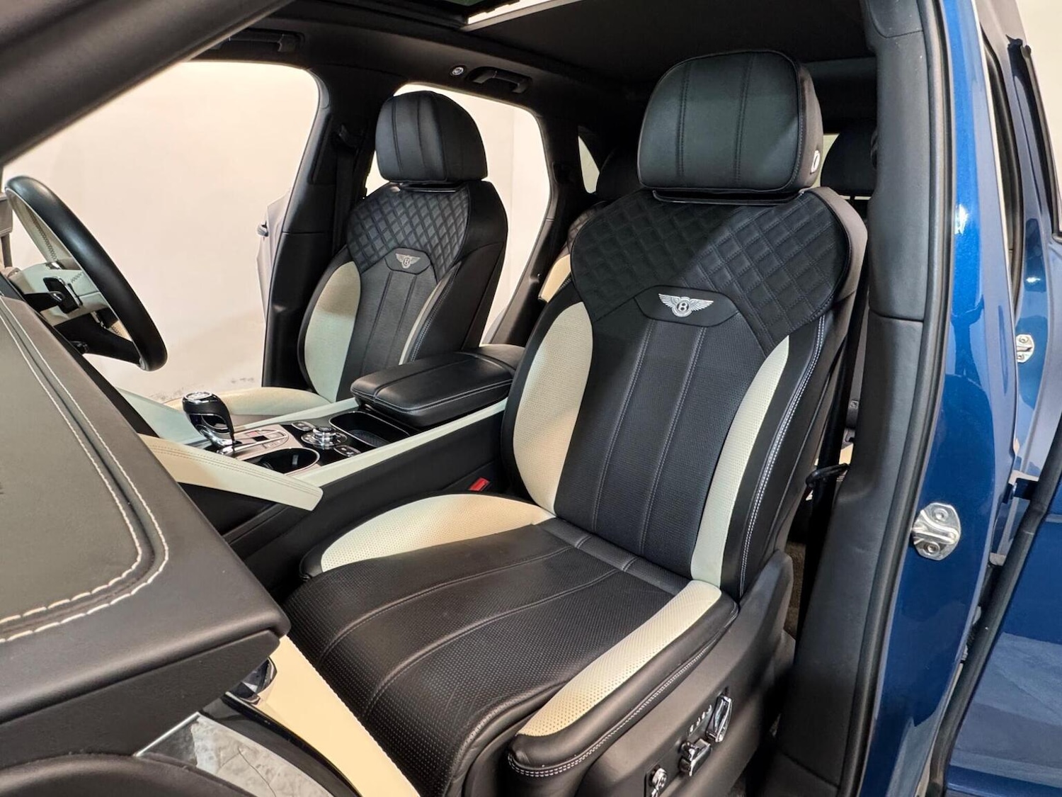 Used Bentley Bentayga 2021 for sale - 77759026: Photo 57