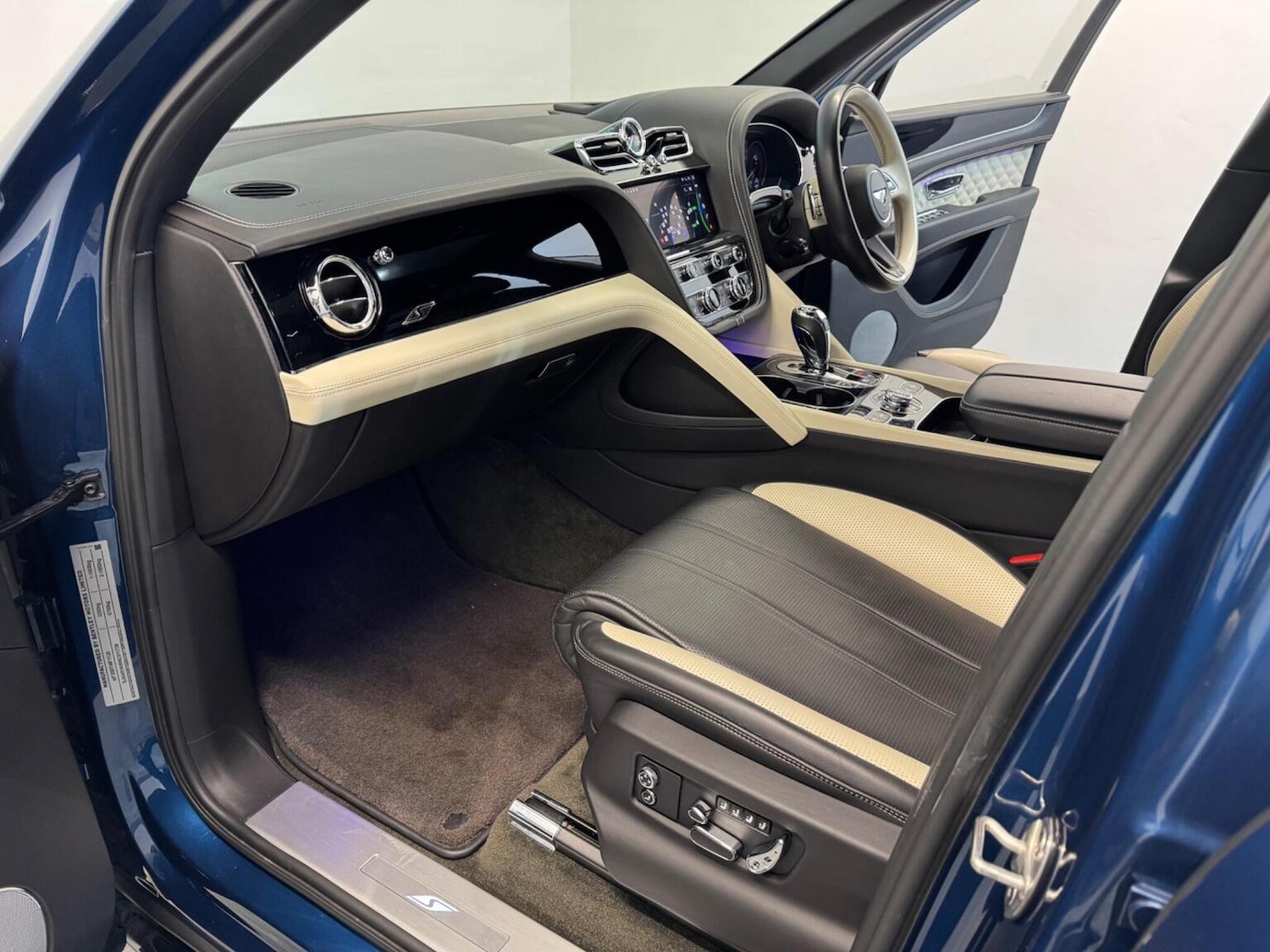 Used Bentley Bentayga 2021 for sale - 77759026: Photo 59