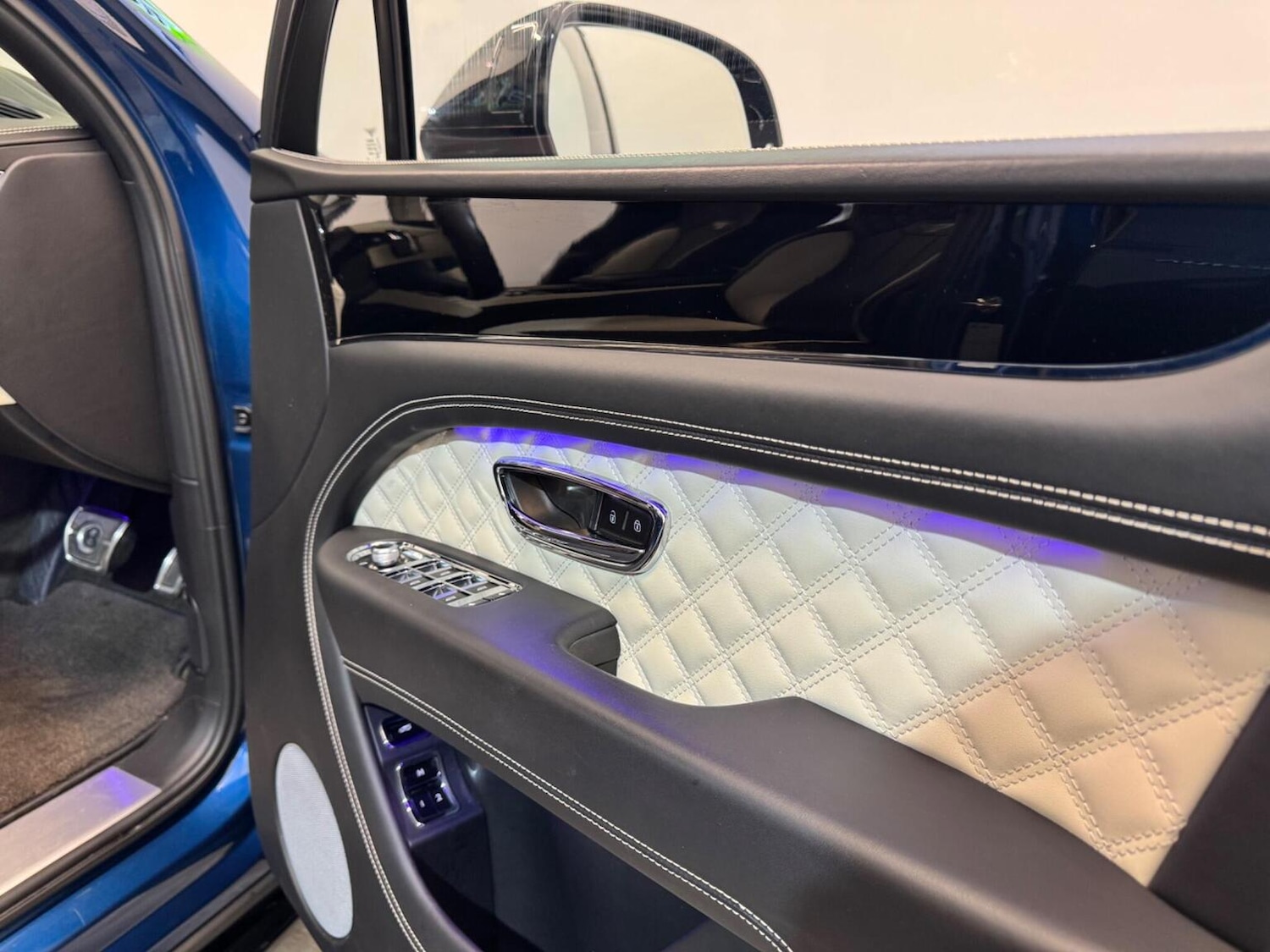 Used Bentley Bentayga 2021 for sale - 77759026: Photo 60