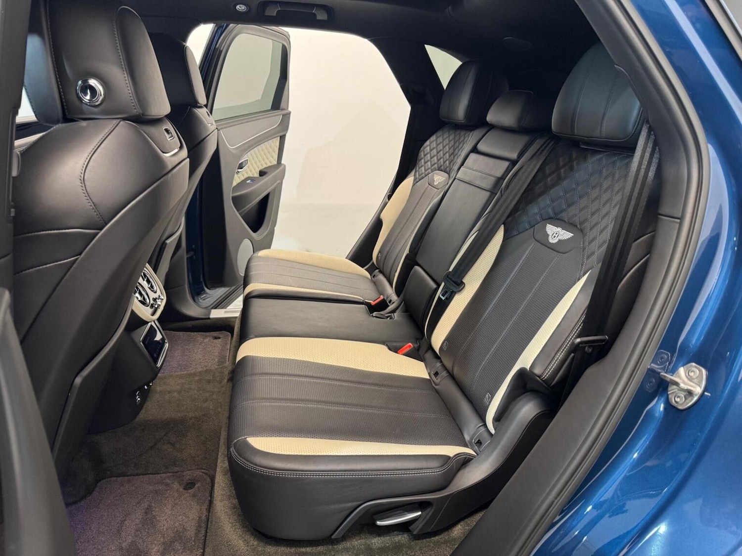 Used Bentley Bentayga 2021 for sale - 77759026: Photo 67